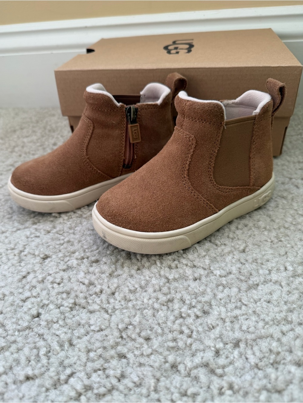 Boy’s Ugg Toddler Hamden Boots Chestnut Sz 8 - Picture 5 of 7